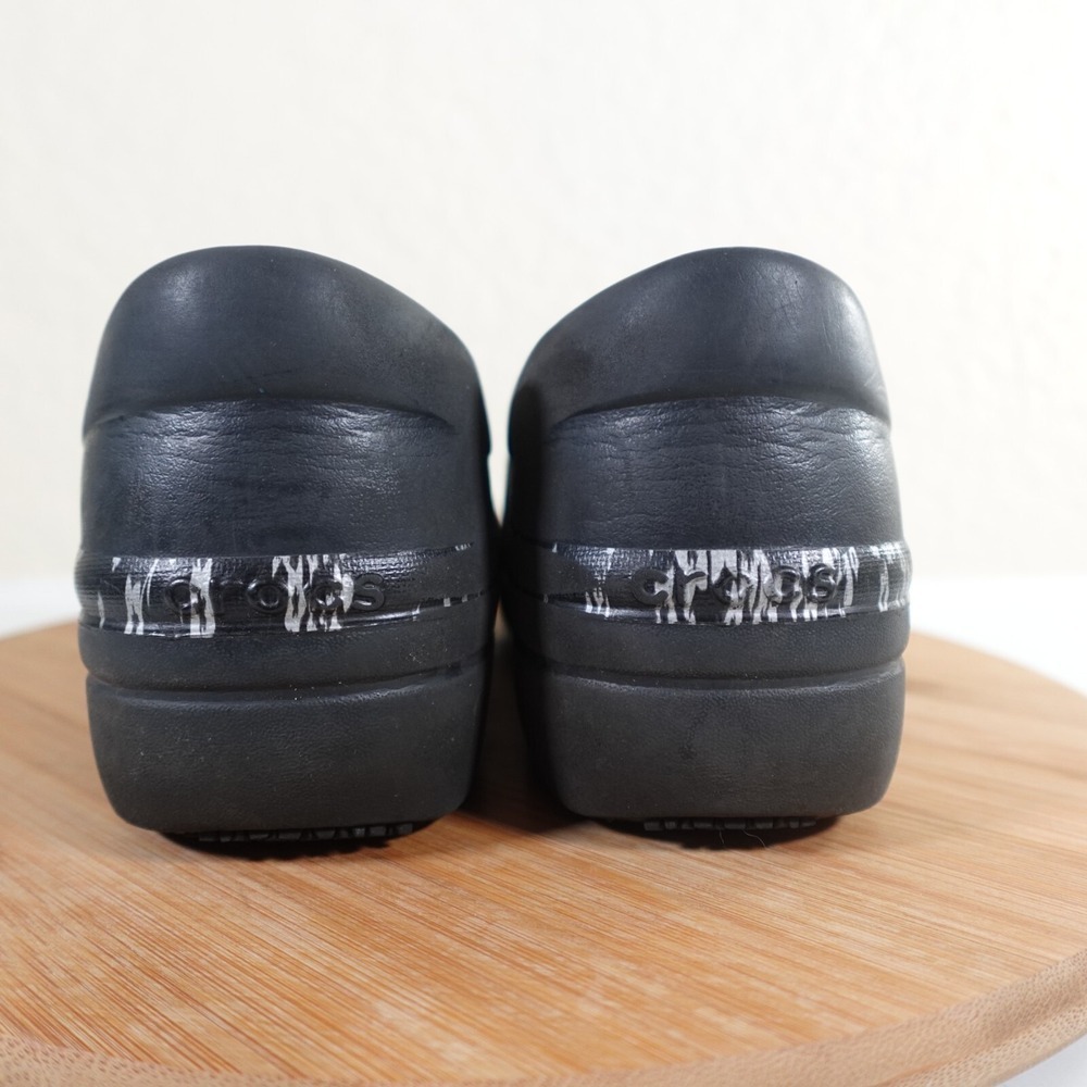 Crocs Work Neria Pro II Womens Size 7 Clog Black Metallic Silver Flowers Slip On - Picture 8 of 12